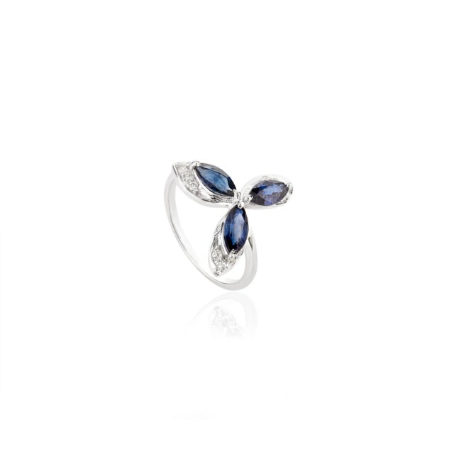 Marquise Shape Blue Sapphire Flower Shape Ring Size 7 For Sale In New York - Image 6 of 7