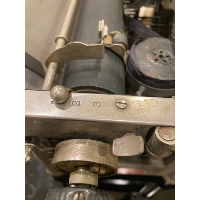 Antique Underwood Typewriter in Fully Functional Condition! For Sale - Image 10 of 13