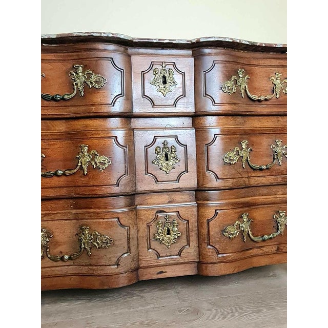 Brown Louis XIV Arbalette Chest of Drawers in Walnut, 1700 For Sale - Image 8 of 12