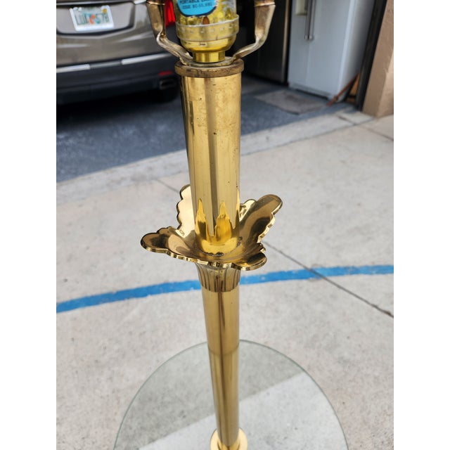 Metal Vintage Stiffel Model #3622 (Mcm) Brass Lotus Lily Parzinger Floor Lamp Featuring Integrated Glass End Table For Sale - Image 7 of 17