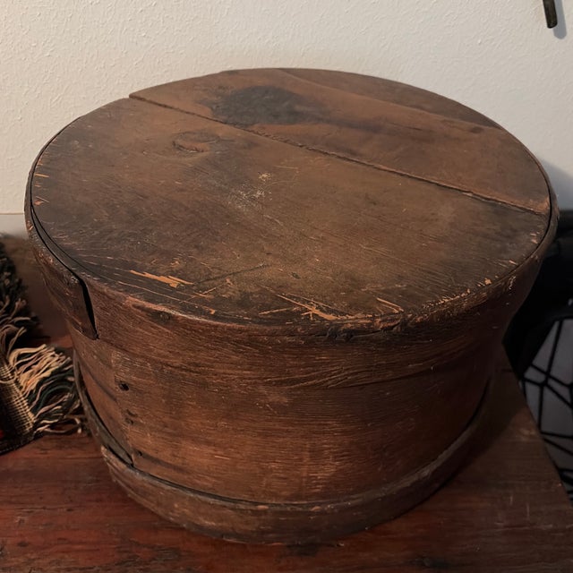 Very large antique cheese box with original lid, has very good patina Every primitive home should add this one to their...