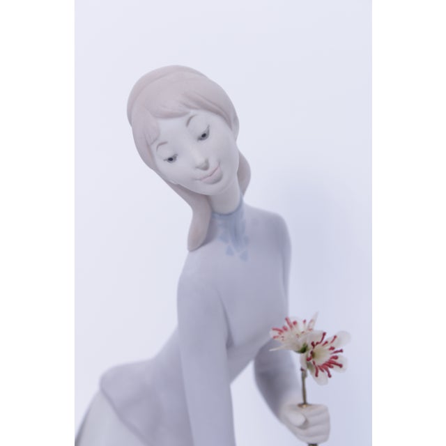 Lladro Porcelain Tall Figure of Man & Woman W. Dog For Sale - Image 12 of 14