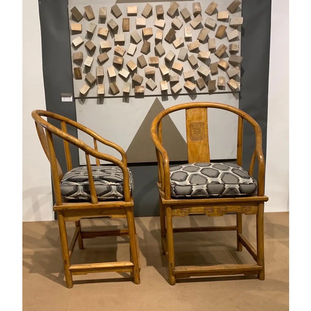 1970s Vintage Modern Ming Horseshoe Chairs with Geometric Cushions - A Pair For Sale - Image 5 of 8