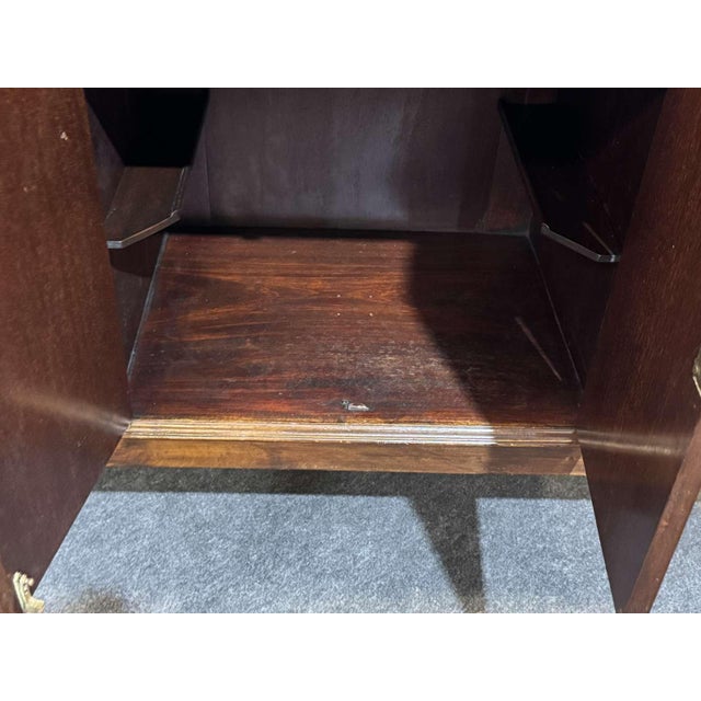 Brown English Buffet Bar in Walnut and Mahogany, 1930s For Sale - Image 8 of 18