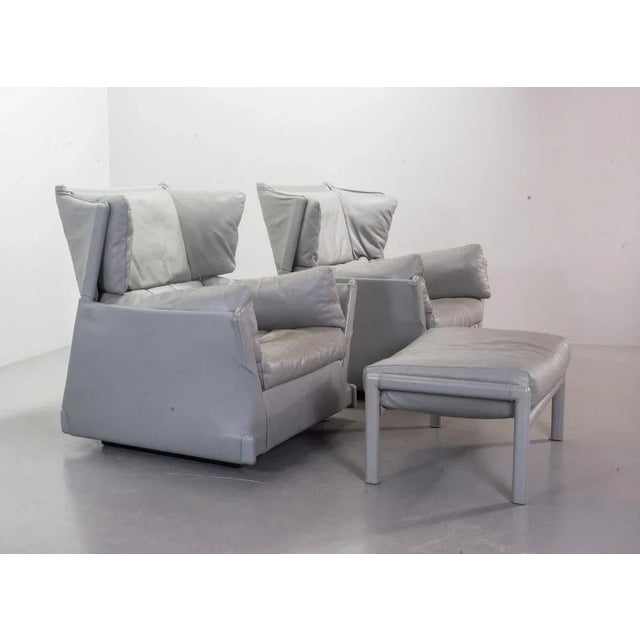 Viola D'Amore Lounge Chairs with Ottoman in Grey Leather by Piero De Martini for Cassini, Italy, 1977, Set of 3 For Sale - Image 12 of 12