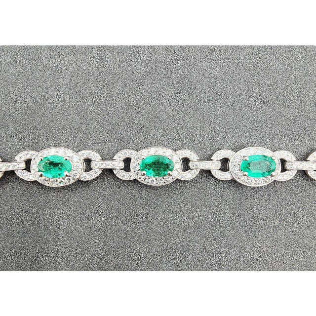 13.81 Ct Natural Emerald & Diamond Necklace For Sale In Chicago - Image 6 of 8