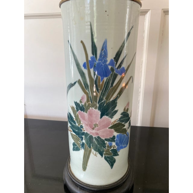 Mid 20th Century Vintage Mid-Century Hand-Painted Ceramic and Brass Floral Lamp For Sale - Image 5 of 13