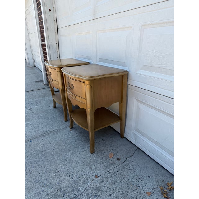 French Provincial Pair of Vintage French Provincial Louis XV Style Gold Nightstands With Drawers For Sale - Image 3 of 12