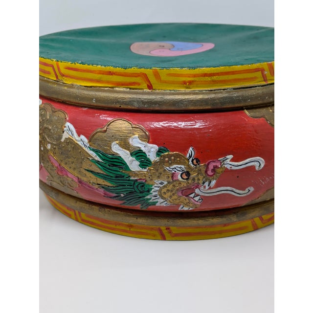 Red 1950s Handmade Tibetan Dhyāngro/Nga Ritual Drum For Sale - Image 8 of 9
