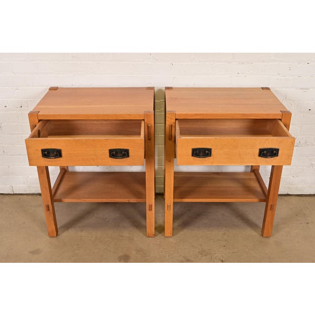 Late 20th Century Stickley Mission Oak Arts & Crafts Nightstands or Side Tables, Pair For Sale - Image 5 of 15