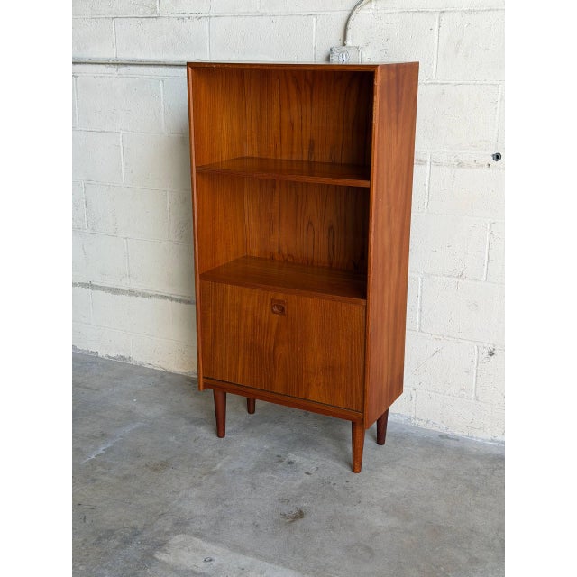Vintage Danish Teak Bookcase Cabinet Secretary Display Shelf Mid Century Modern 1960s For Sale In Los Angeles - Image 6 of 10