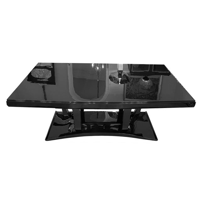 Art Deco Dining Table in Black Lacquer, 1930, in Very Good conditions. Designed 1920 to 1949