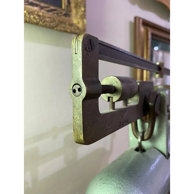 1950s weighing scale made of cast iron