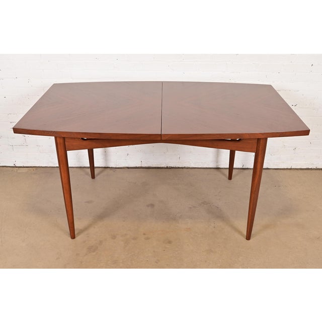 Wood Gio Ponti Style Mid-Century Modern Walnut Boat-Shaped Extension Dining Table, Newly Refinished For Sale - Image 7 of 11