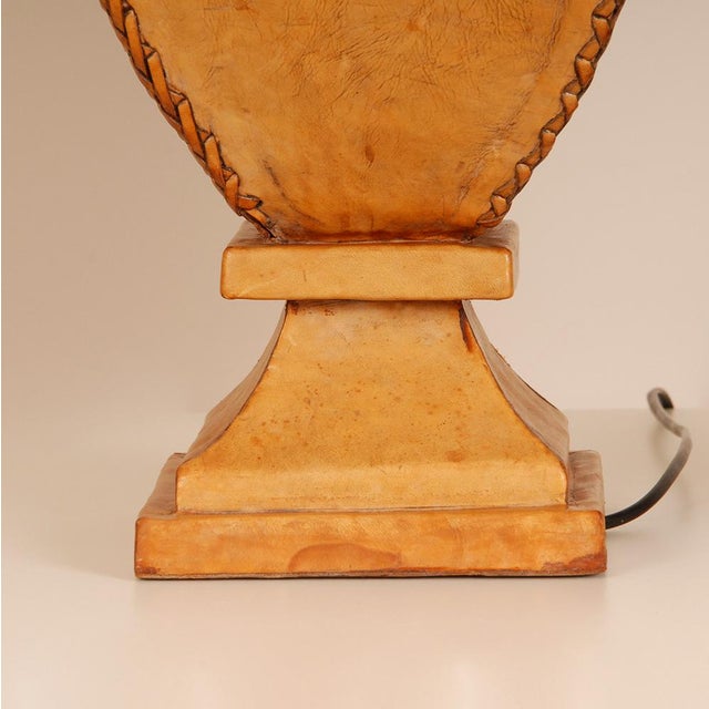Traditional English Table Lamps Vintage Chesterfield Style Vase Lamps Leather - a Pair For Sale - Image 9 of 12