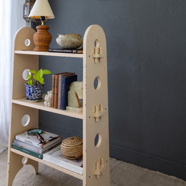 Arts and Crafts Pink Painted Bookshelf With Roycroft Peg Construction For Sale - Image 12 of 18