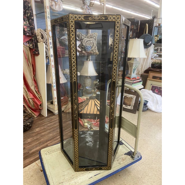 Late 20th Century Vintage Pagoda Chinoiserie Illuminated Curio Cabinet - 4 Pieces For Sale - Image 5 of 12