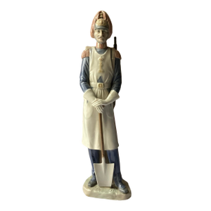Vintage Lladro Soldier Porcelain Figurine, Spain #4839, 12” Tall