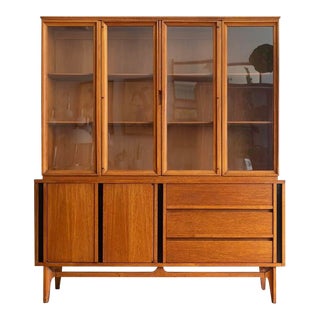 1960s Vintage Mid-Century Modern Dillingham Hutch For Sale