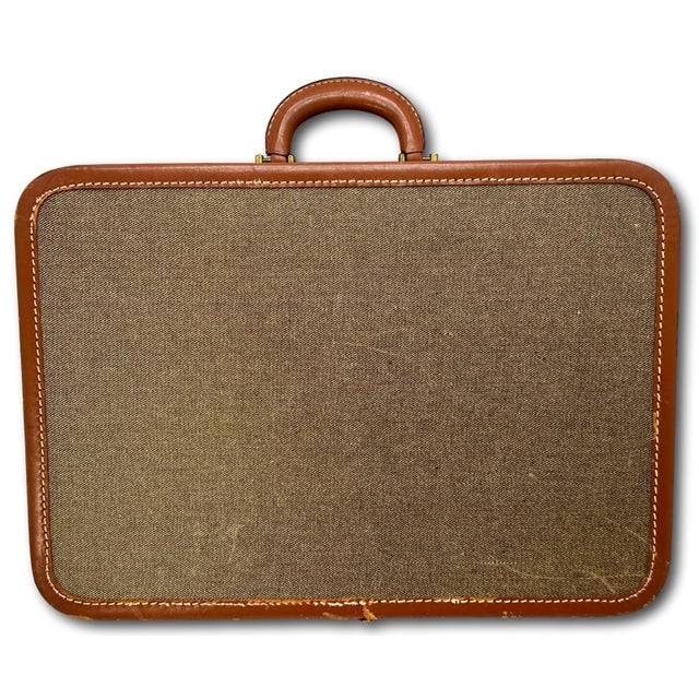 Brass Vintage 1940s Lincoln "Zephyrweight" New York Tweed & Leather Overnight Suitcase in Nice Condition For Sale - Image 8 of 18