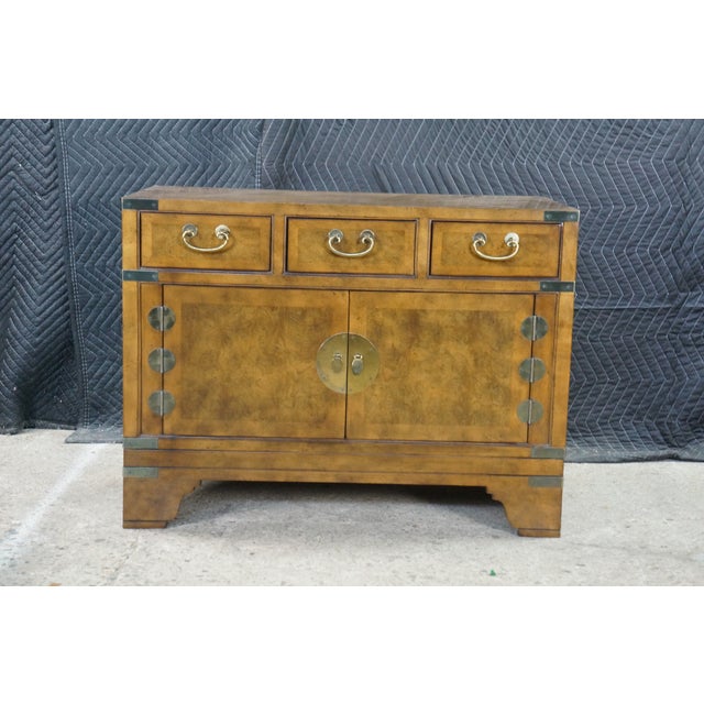 Baker Far East Collection Walnut Burl Chinoiserie Campaign Chest Nightstand MCM For Sale - Image 6 of 9