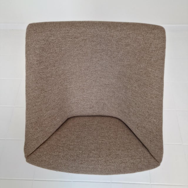 Brown Set of Oyster Chair with Ottoman by Pierre Paulin for Artifort, 1960s For Sale - Image 8 of 15