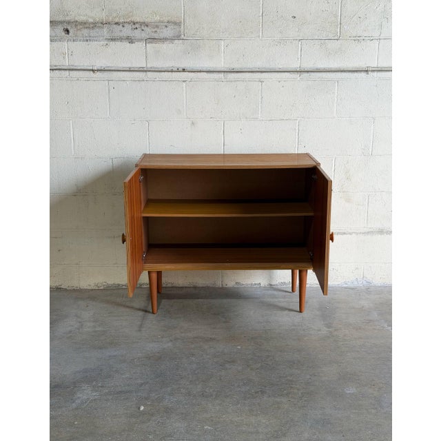 Mid 20th Century Vintage Danish Modern Teak Storage Cabinet Credenza on Tapered Legs For Sale - Image 5 of 8