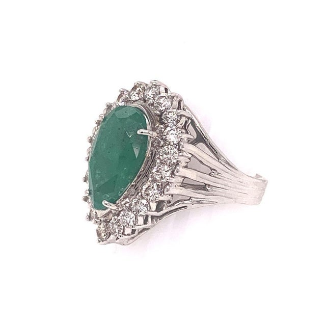 Diamond Emerald Ring 7.50 TCW 18 Karat GIA Certified, Size 6.5 For Sale - Image 4 of 10