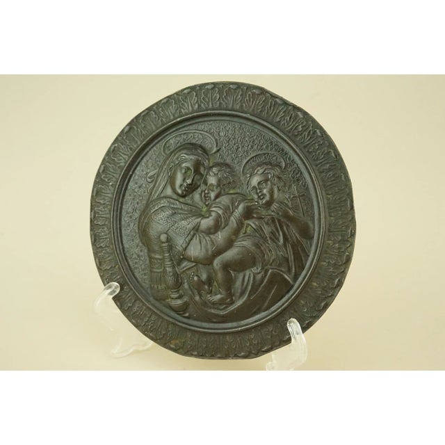 Bronze Medallion with Bas-Relief depicting the Madonna Della Seggiola by Raffaello Sanzio, Italy, Late 1800s For Sale - Image 4 of 18