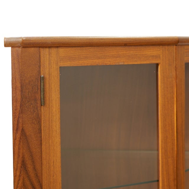 Wood 1960s Mid Century Corner Bar Cabinet by Turnidge of London For Sale - Image 7 of 9