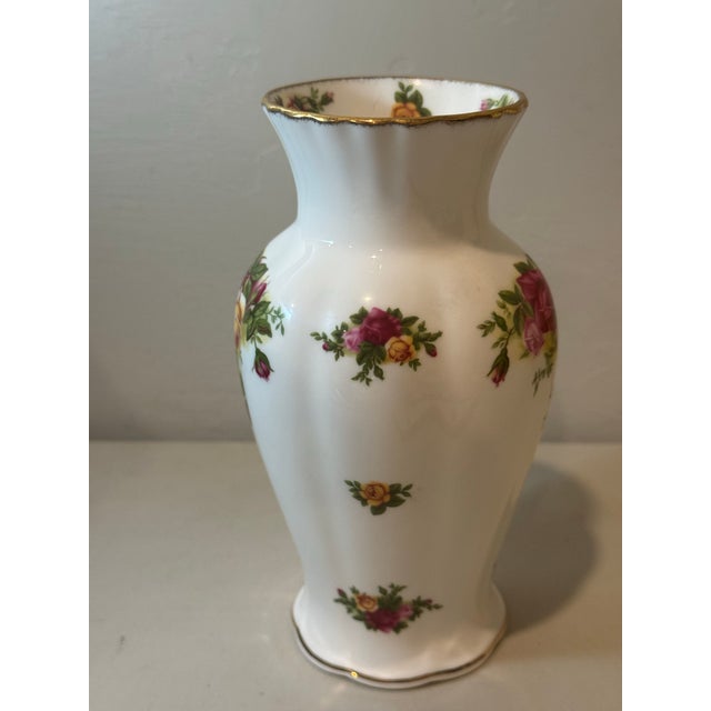 Royal Albert 1962 Royal Albert Old Country Roses 7" Porcelain Vase Bone China For Sale - Image 4 of 12