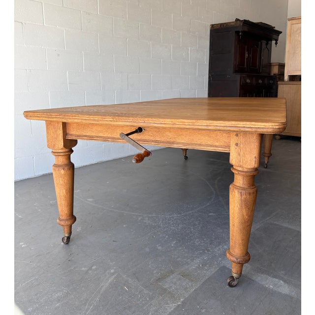 19th Century 19th Century English Oak Extendable Table For Sale - Image 5 of 9