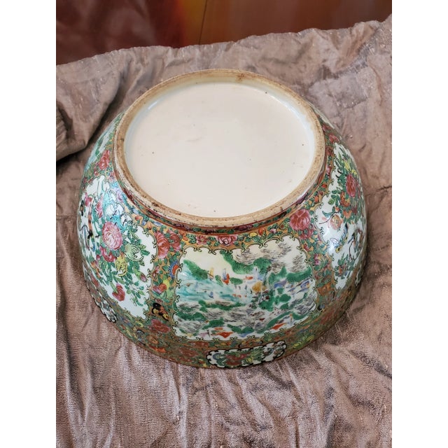 Early 19th Century Antique Chinese Porcelain 200 Years Old Palace Bowl For Sale - Image 5 of 12