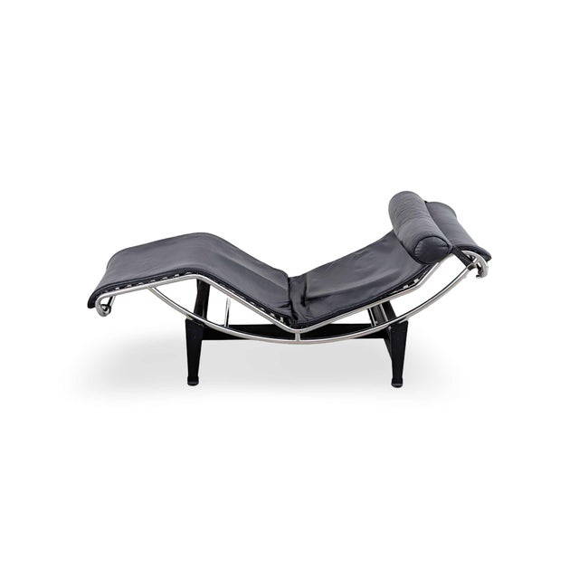 Black Leather LC4 Chaise Longue Le Corbusier for Cassina For Sale - Image 13 of 13