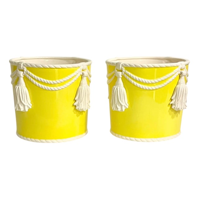 Vintage Pair Fitz and Floyd Large Size Yellow and White Tassel Cachepots For Sale