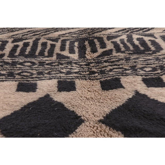 Early 21st Century Contemporary Beni Mrirt Moroccan Rug, 07'03 X 08'08 For Sale - Image 5 of 10