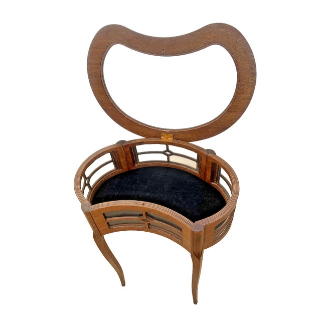 Italian Mid-20th Century Italian Walnut Kidney-Shaped Display Vitrine Table Cabinet For Sale - Image 3 of 11
