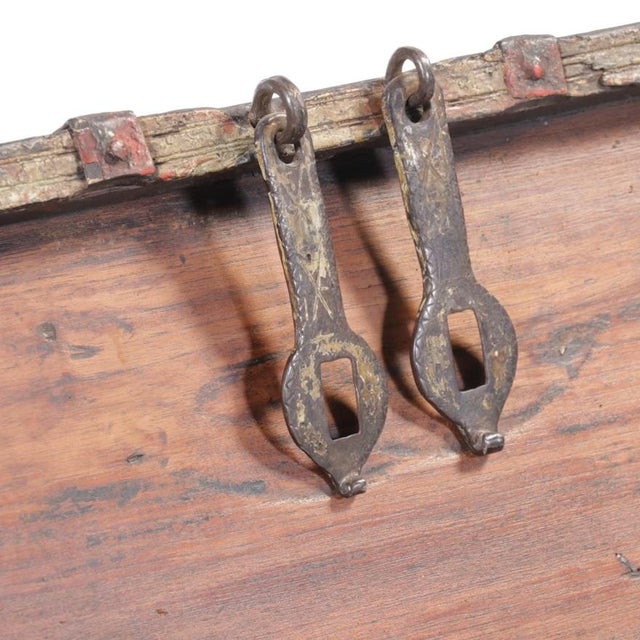 Antique White 19th Century Oversize Indian Wedding / Dowry Chest / Trunk For Sale - Image 8 of 11