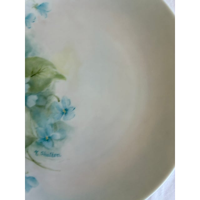 Vintage Hand-Painted Floral Plates Signed by Artist – Set of 2 For Sale - Image 12 of 12