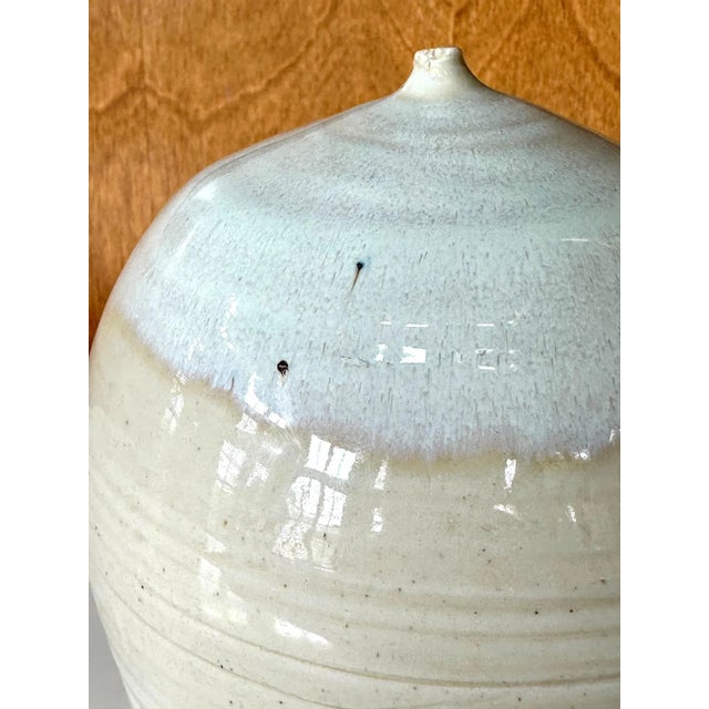 Toshiko Takaezu Ceramic Moon Pot with Rattle by Toshiko Takaezu For Sale - Image 4 of 12