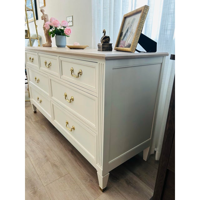 1970s 1970s Custom Refinished Kindel Grand Rapids French Directoire 14-Drawer Bedroom Suite (2-Piece Set) For Sale - Image 5 of 12
