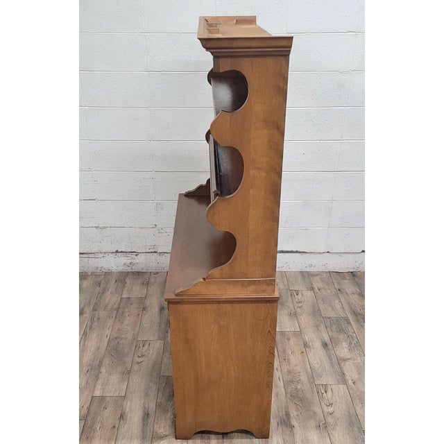 Vintage Ethan Allen Heirloom Nutmeg Maple Buffet Server With Hutch For Sale - Image 9 of 10