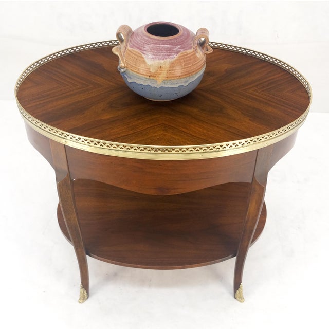 Late 20th Century Baker Brass Gallery & Feet Oval Top Two Tier Side End Lamp Table Stand MINT For Sale - Image 5 of 17