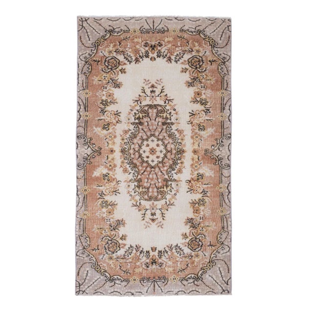 Anatolian Turkish Sparta Rug 44.8'' x 81.4'' / 114 x 207 cm Hand woven with high quality pure wool Excellent condition...