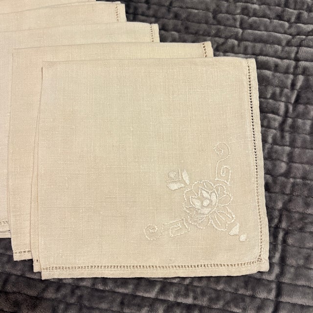 1960’s set of 6 cocktail napkins. Ecru color with elegant embroidery.