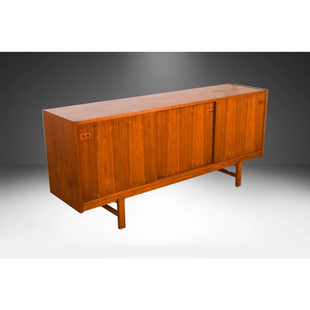 Danish Modern Teak Credenza in the Style of Kofod-Larsen for Faarup Mobelfabrik For Sale In Baltimore - Image 6 of 14