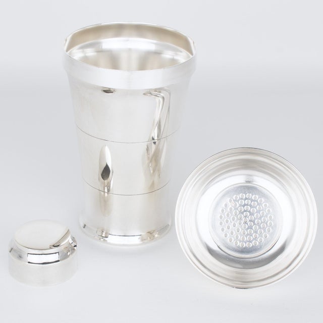 1940s Art Deco Silver Plate Cocktail Shaker by Silversmith Saint Medard Paris For Sale - Image 5 of 10