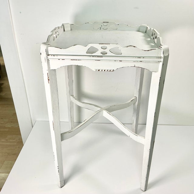 Vintage Shabby Chic Farmhouse Chippy Paint Wood Gallery Side Table. For Sale - Image 9 of 15