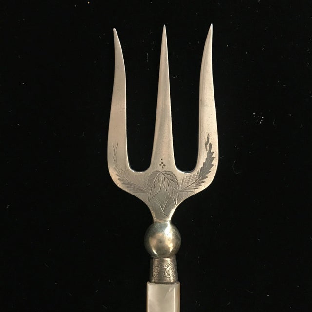 1920s 1920s British Mother of Pearl Silver Bread Fork For Sale - Image 5 of 9