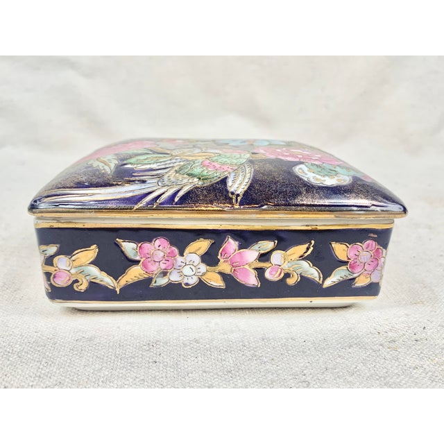 Vintage Floral Chinoiserie Ceramic Box For Sale - Image 11 of 11